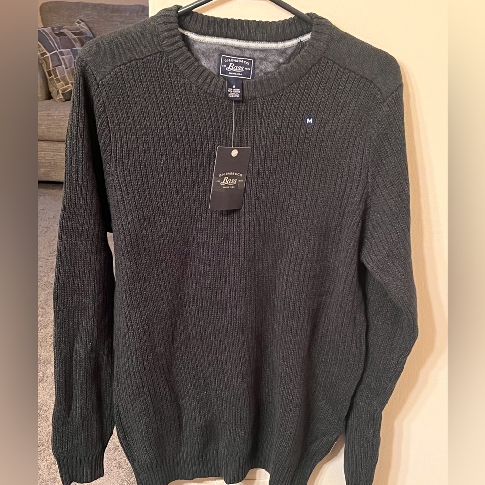 G. H. Bass & Co.: Crewneck Sweater: Men’s: Gray: Size Medium (M)